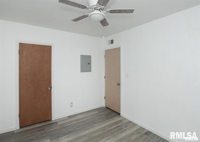 Building Photo - 609 23rd St