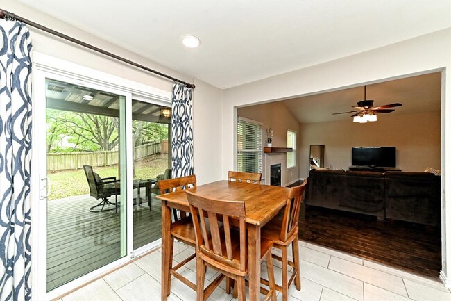Building Photo - 1407 Atterbury Ln