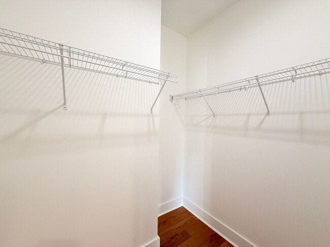 Building Photo - 4-Bedroom HOA Townhome with Pool Access Near Downtown Cookeville