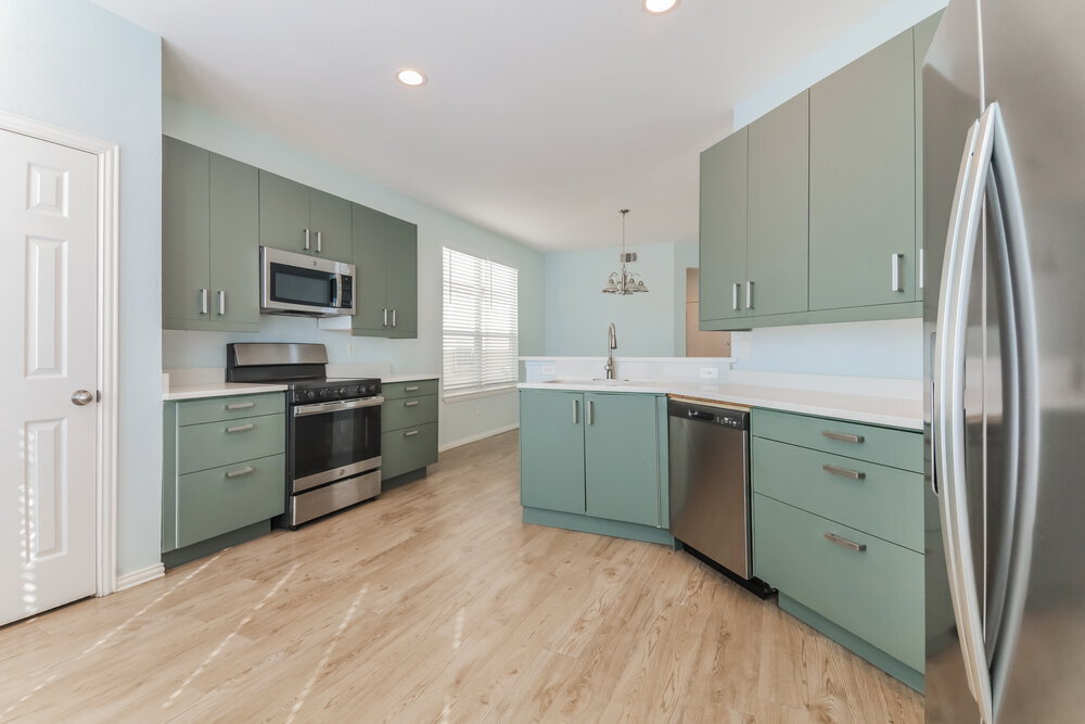 Building Photo - 9867 Walnut Hill Dr