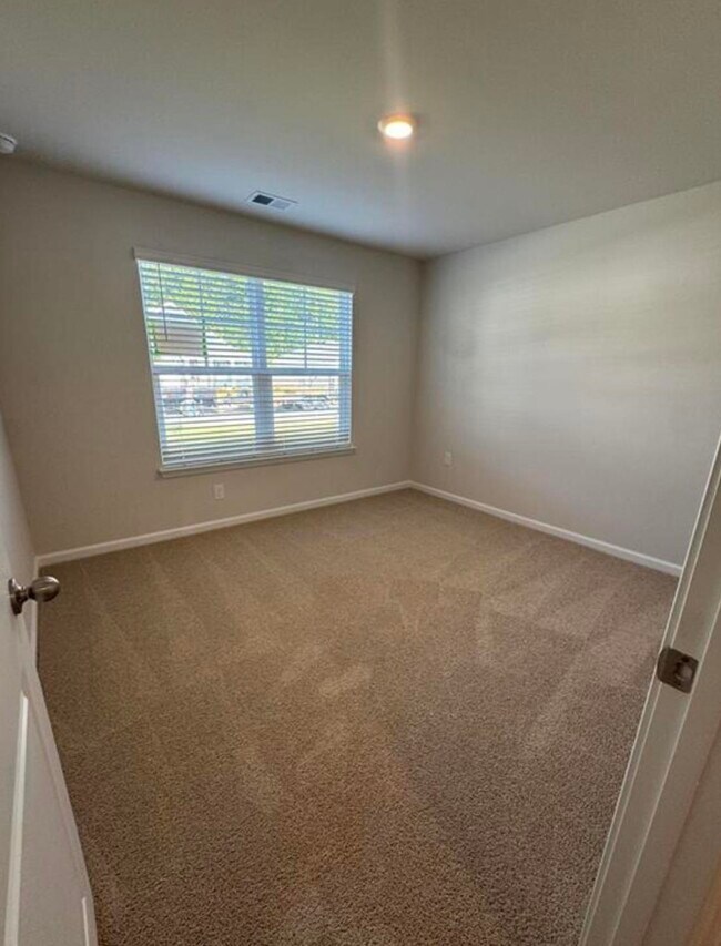 Building Photo - 403 Acosta Cir