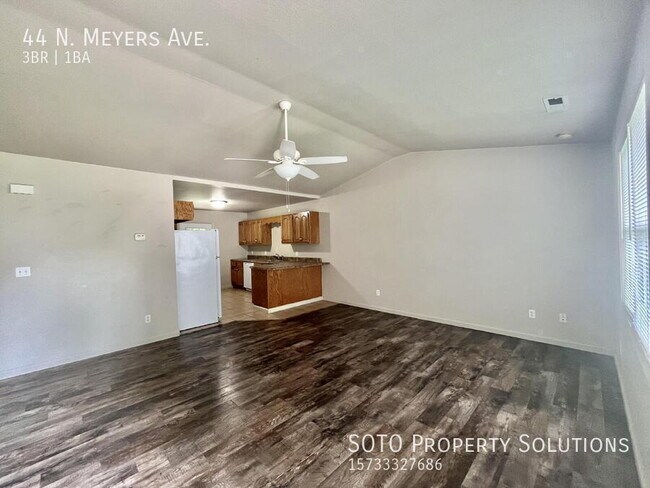 Building Photo - 44 Meyers St