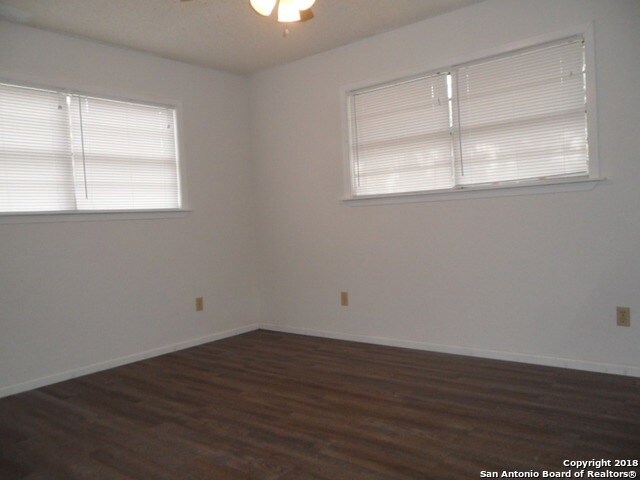 Building Photo - 2834 Candlelight Dr