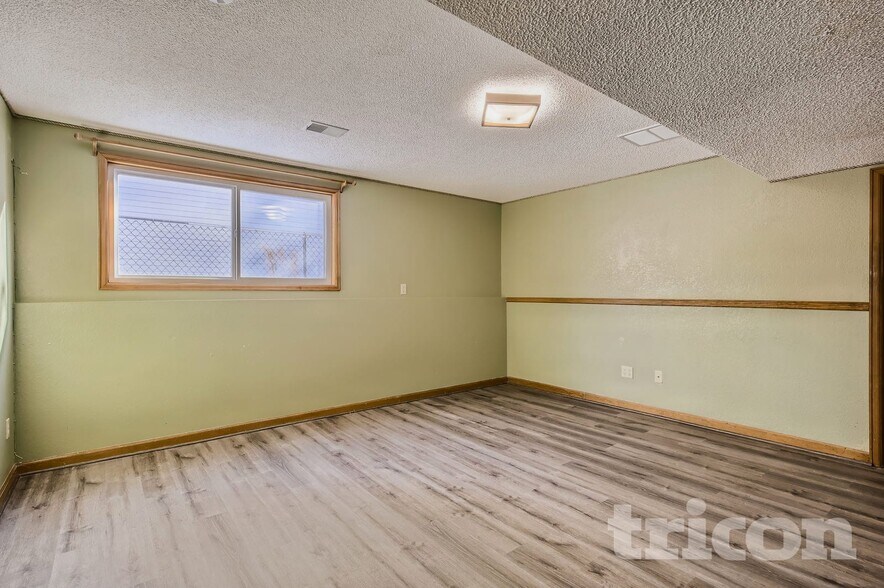 Building Photo - 4937 W 8th Street Rd