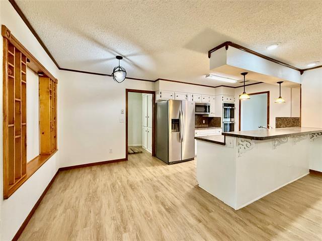 Building Photo - 2000 SE 10th St