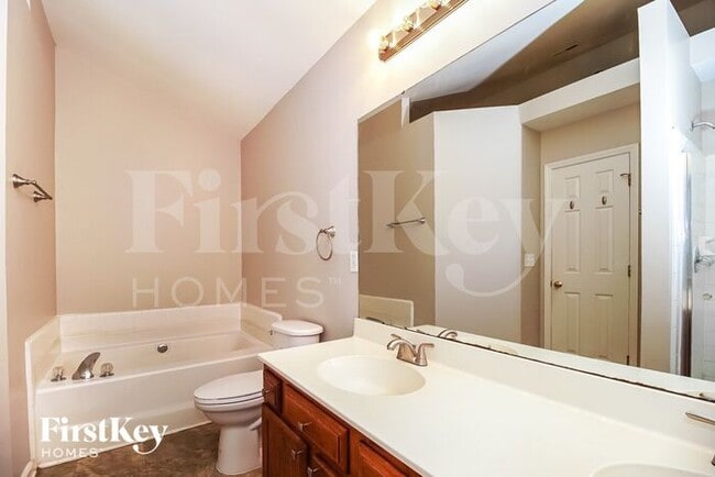 Building Photo - 11125 Berkley Square Ln