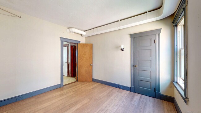 Building Photo - 22 Webster St