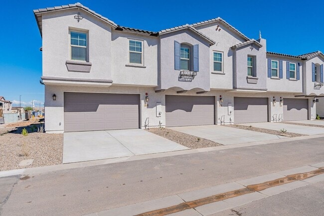 Building Photo - 2024 Luxury Townhome | 2-Car Garage, Quartz Kitchen & Resort Pool