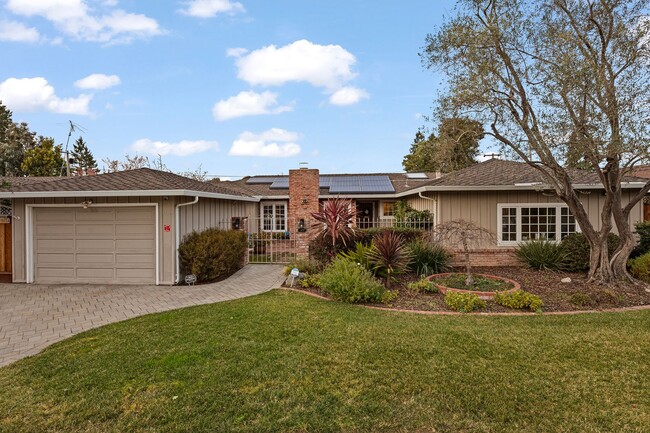 Primary Photo - Energy-Efficient Home in Grant Park Neighb...