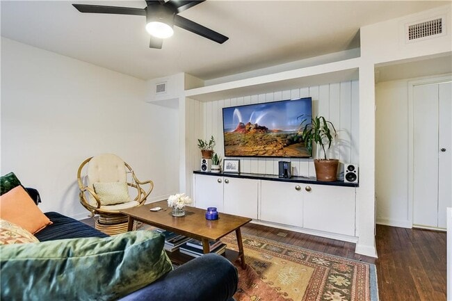 Building Photo - 1006 Lorrain St