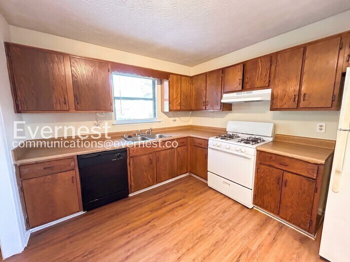 Building Photo - 1174 Ridgecrest Ln SE
