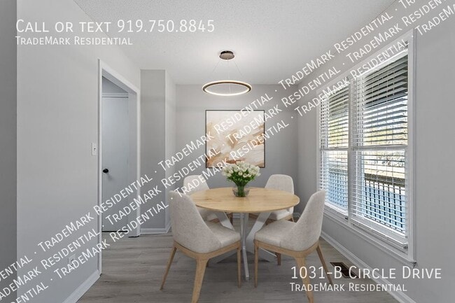 Building Photo - 1031-B Circle Drive-