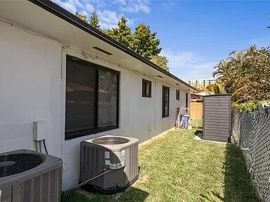 Building Photo - 3461 SW 24th St