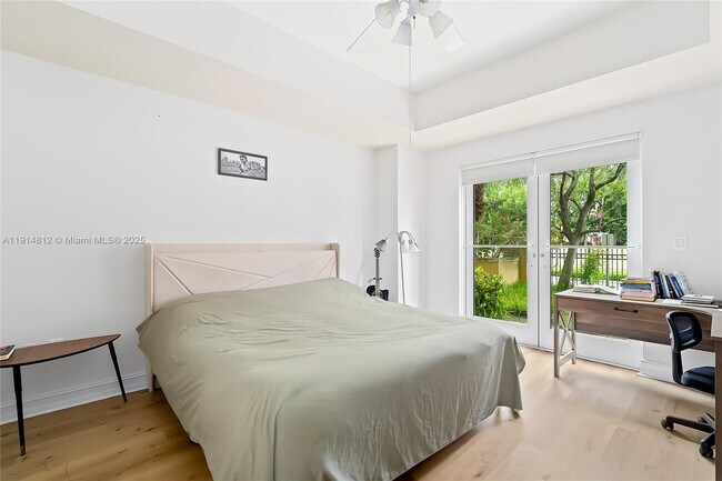 Building Photo - 3001 NE 185th St