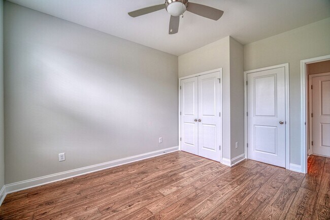 Building Photo - Gorgeous 4 BR, 3 BA Home With Easy Access ...