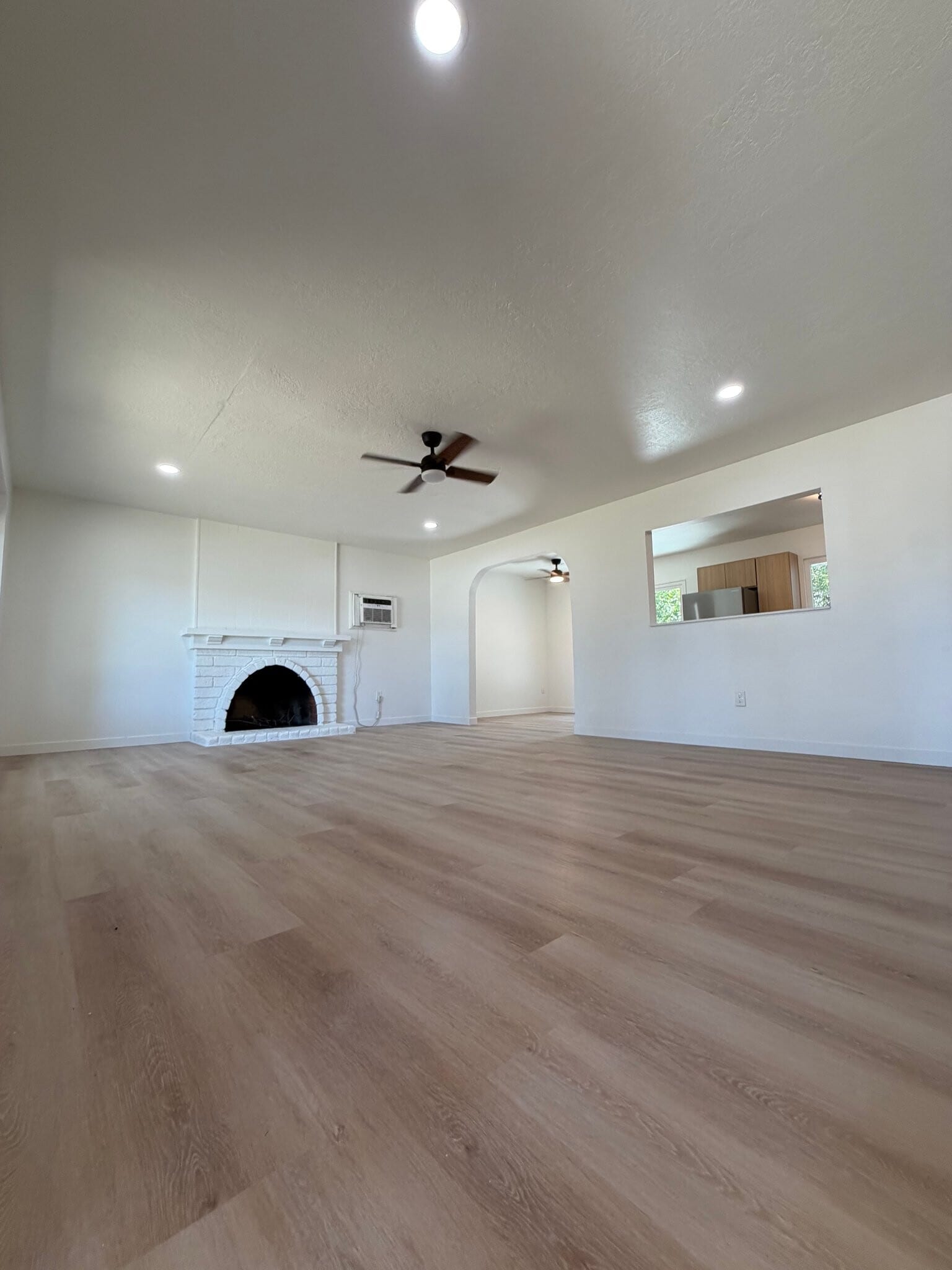 Building Photo - 2232 E Joana Dr
