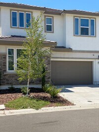 Building Photo - Beautifully upgraded Rocklin 4 Bedroom Home with Owned 15 Panel 5kwh Solar!