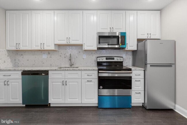 Building Photo - 624 N 35th St