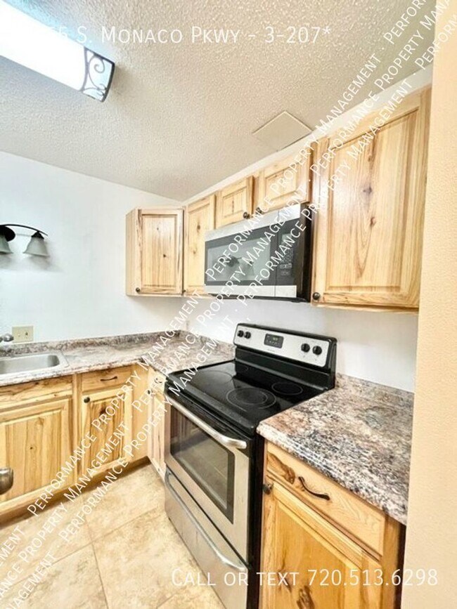 Building Photo - Plaza De Monaco Condo