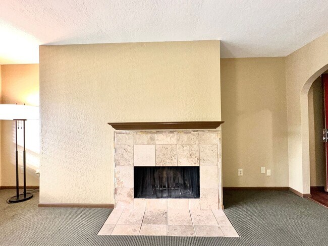 Building Photo - 2bd/2ba Kirkland Condo