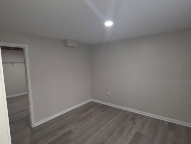 Building Photo - Southside Kenosha 4 bedroom