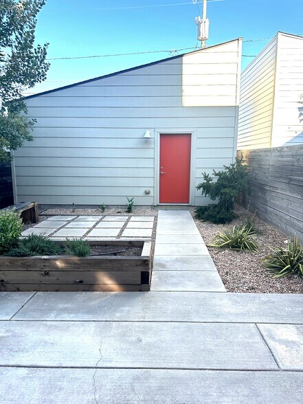 Building Photo - 3912 Utica St