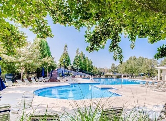 Building Photo - 16628 Summers Walk Blvd