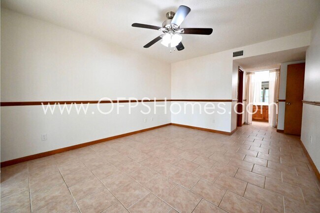 Building Photo - 3934 Balsam Dr