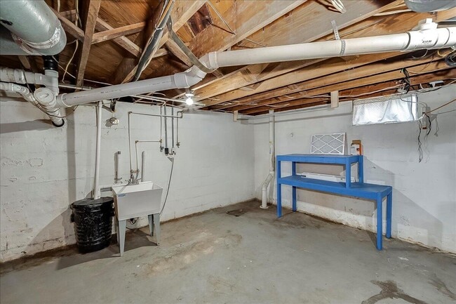 Building Photo - 1120 Liberty Rd