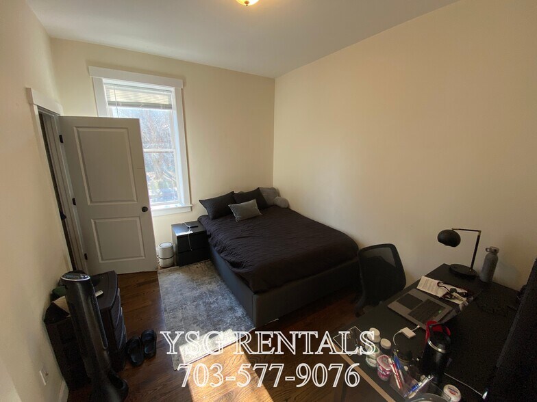 Building Photo - 19 Lambert Ave