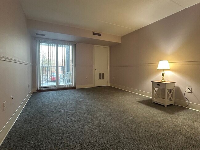 Building Photo - 60 Rantoul St