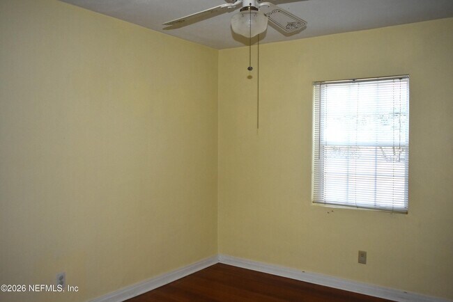 Building Photo - 2836 Ionic Ave