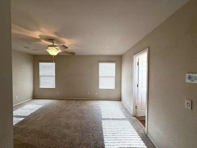 Building Photo - Well-Maintained 2-Story Home with Function...