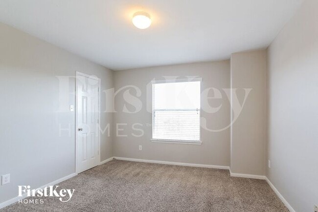 Building Photo - 2811 Long Grove Ln