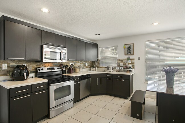 Building Photo - 11012 NW 59th St