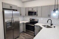 Building Photo - 623 W Oxford St