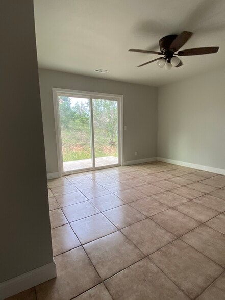 bedroom 1 first floor - 158 Koloiki Ln