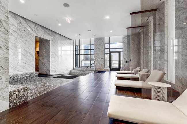 Building Photo - 99 Hudson St