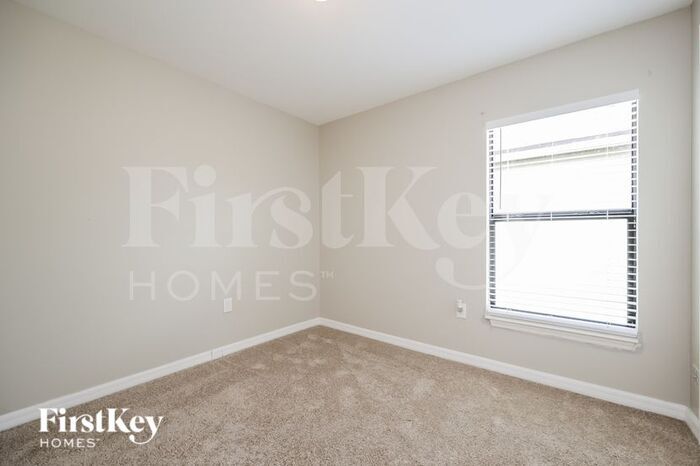 Building Photo - 354 Shadow Lakes Dr