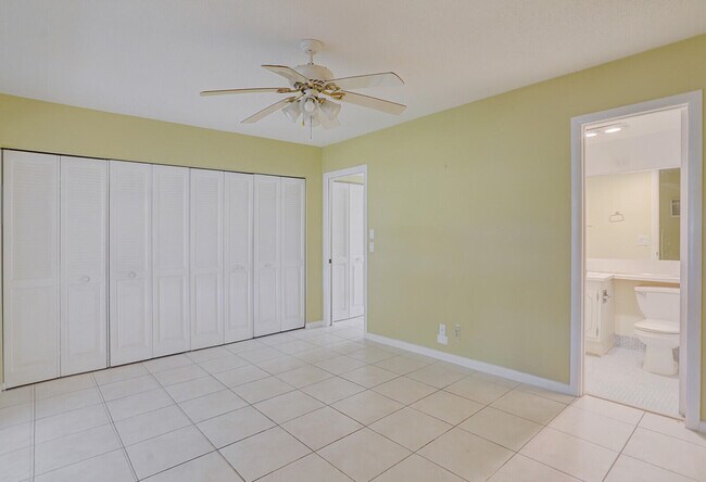 Building Photo - 177 Newport Dr