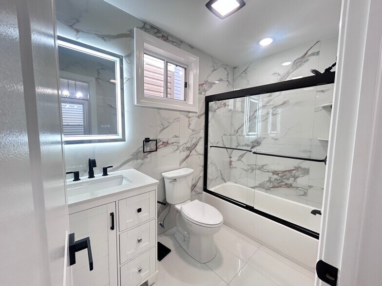 Building Photo - 510 17th St