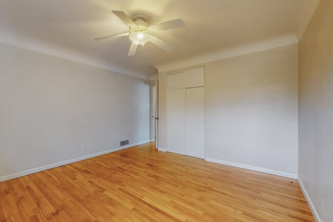 Building Photo - 612 Truman St SE