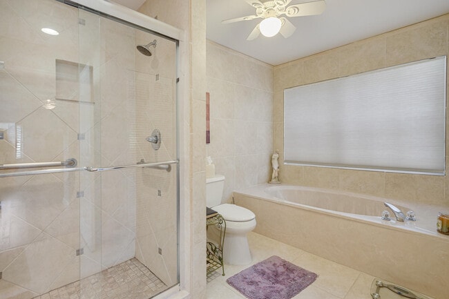 Building Photo - 11570 Briarwood Cir