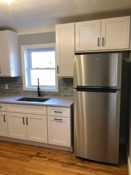 Building Photo - 5513 Ashbourne Rd