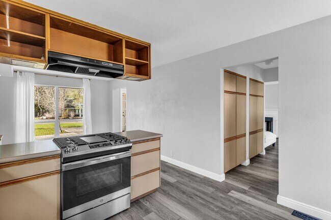 Building Photo - Park Meadows