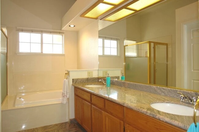 Building Photo - 455 Mill River Ln