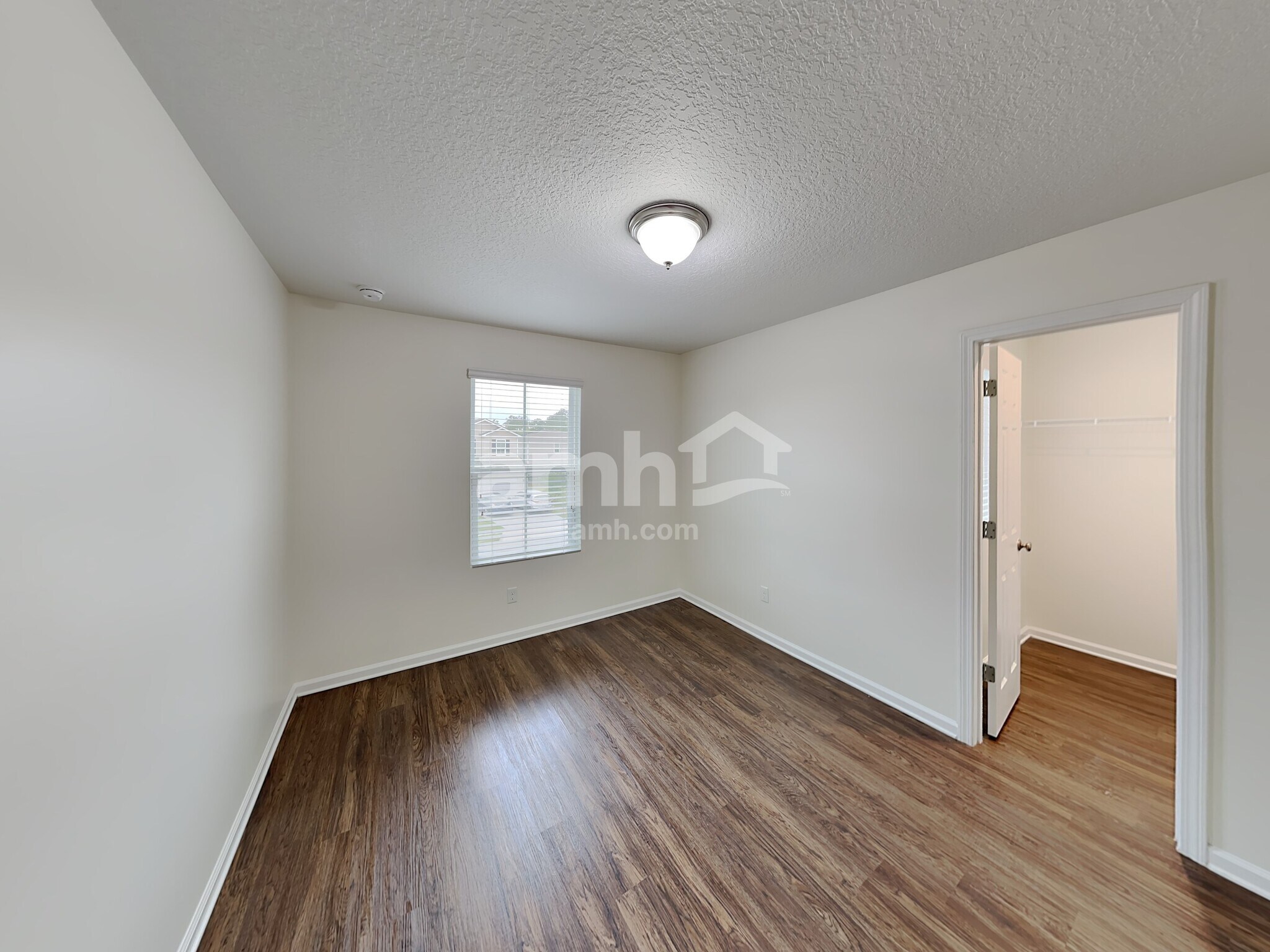 Building Photo - 212 W Jayce Way