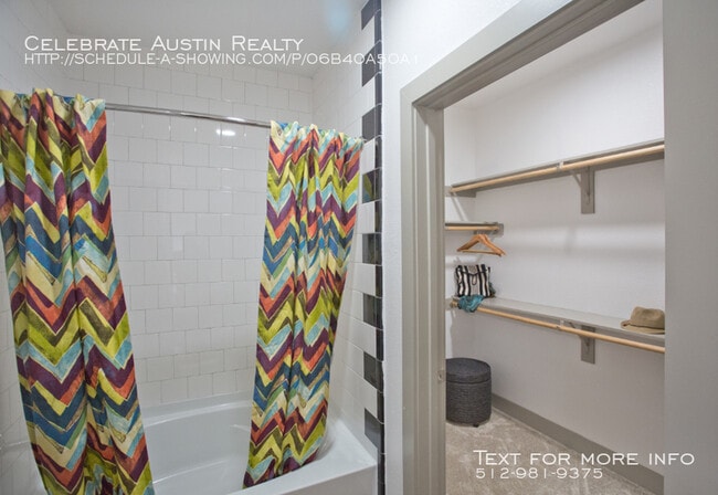 Building Photo - Residences at Saltillo