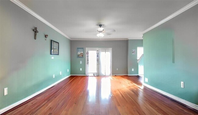 Building Photo - 9200 Westheimer Rd