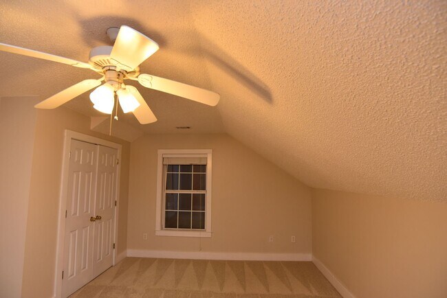 Building Photo - Single Family Home in Richmond Hill 4BR/3Bath